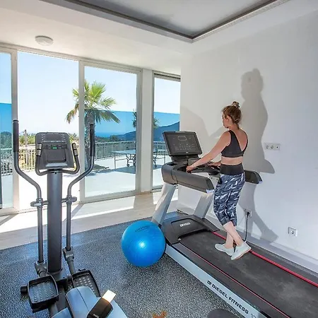 Sleeps 8 Pool Air Con Wifi Villa *