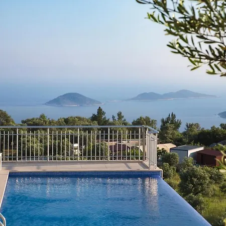 Sleeps 8 Pool Air Con Wifi Kalkan