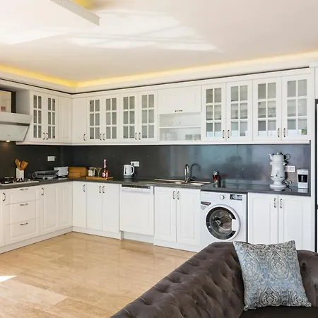 Sleeps 8 Pool Air Con Wifi *