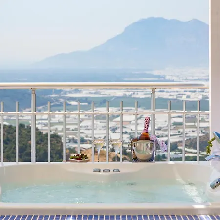 Sleeps 8 Pool Air Con Wifi