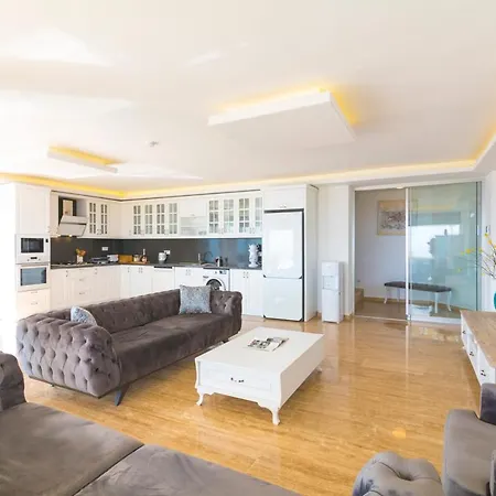 Sleeps 8 Pool Air Con Wifi *